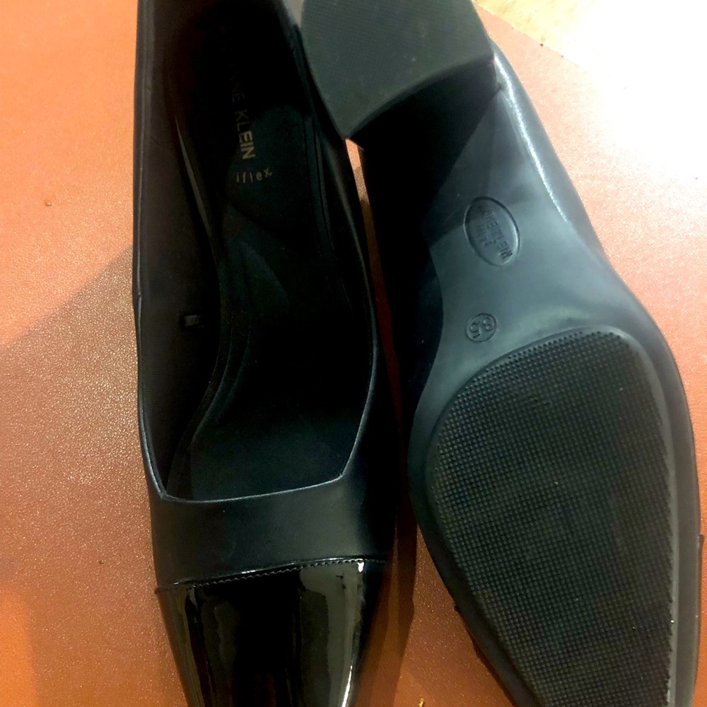 Never worn Black with Patent Leather Tip  Size 8.5